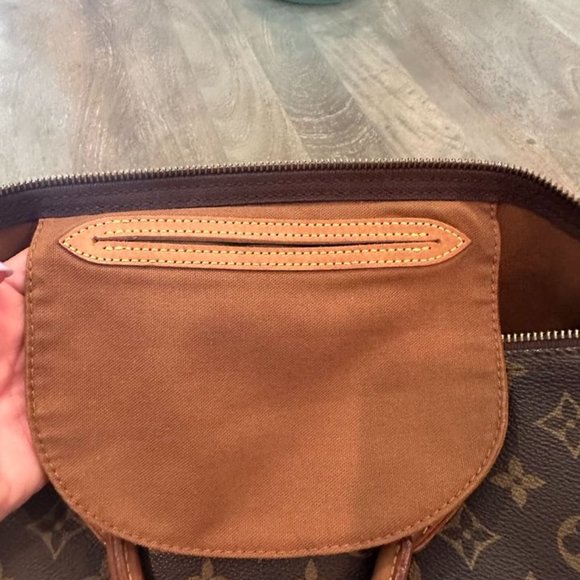 Authentic LOUIS VUITTON Monogram Speedy 40 with Lock (no key) - Picture 7 of 10